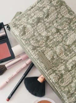 JuJuBe Paisley Floral 3-Piece Pouch Set 20 JuJuBe Paisley Floral 3-Piece Pouch Set -Bioworld Store 33438406 av4 1